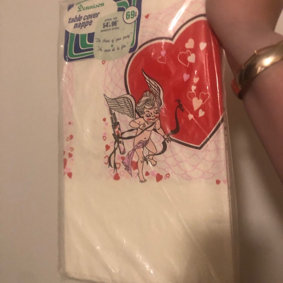 NOS 70s Cupid Heart Table Cover - Picture 7 of 7